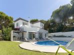 Luxury 4 bedroom holiday villa with private pool in Algarve Portugal (PV3016)