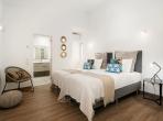Luxury 4 bedroom holiday villa with private pool in Algarve Portugal (PV3016)