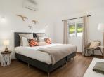 Luxury 4 bedroom holiday villa with private pool in Algarve Portugal (PV3016)