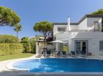 Luxury 4 bedroom holiday villa with private pool in Algarve Portugal (PV3016)