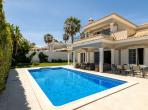 Luxury 4 bedroom holiday villa with private pool in Algarve Portugal (PV3015)