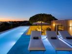 Luxury 5 bedroom holiday villa with private pool in Algarve Portugal (PV3017)