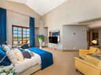 Luxury 5 bedroom holiday villa with private pool in Algarve Portugal (PV3008)