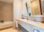 Luxury 5 bedroom holiday villa with private pool in Algarve Portugal (PV3008)