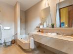 Luxury 5 bedroom holiday villa with private pool in Algarve Portugal (PV3008)