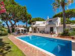 Luxury 4 bedroom holiday villa with private pool in Algarve Portugal (PV3018)