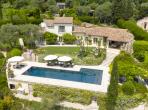 Luxury 5 bedroom holiday villa with private pool in Cote d'Azur France (PV3019)