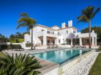 Luxury 4 bedroom holiday villa with private pool in Algarve Portugal (PV963)