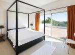 Luxury 4 bedroom holiday villa with private pool in Algarve Portugal (PV963)