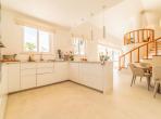 Luxury 4 bedroom holiday villa with private pool in Lisbon & coast Portugal (PV3022)