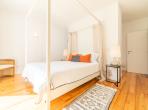 Luxury 4 bedroom holiday villa with private pool in Lisbon & coast Portugal (PV3022)