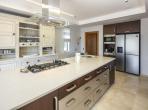 Luxury 6 bedroom holiday villa with private pool in Algarve Portugal (PORTU141PV)