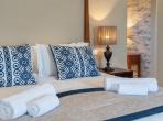 Luxury 6 bedroom holiday villa with private pool in Algarve Portugal (PV3025)