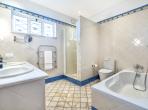 Luxury 6 bedroom holiday villa with private pool in Algarve Portugal (PV3025)