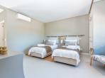 Luxury 6 bedroom holiday villa with private pool in Algarve Portugal (PV3025)