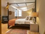 Luxury 4 bedroom holiday villa with private pool in Cote d'Azur France (PV3026)