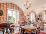 Magnificent XVIth century château. Saltwater pool. Walking distance to shops etc. 6 bedrooms to sleep 12 guests (UZES118GN)