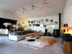 Contemporary villa with exotic garden, pool and jacuzzi. 5 bedrooms to sleep 11 (MONT194GN)