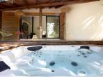 Contemporary villa with exotic garden, pool and jacuzzi. 5 bedrooms to sleep 11 (MONT194GN)