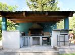 Contemporary villa with exotic garden, pool and jacuzzi. 5 bedrooms to sleep 11 (MONT194GN)