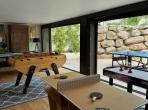 Contemporary villa with exotic garden, pool and jacuzzi. 5 bedrooms to sleep 11 (MONT194GN)