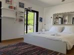 Contemporary villa with exotic garden, pool and jacuzzi. 5 bedrooms to sleep 11 (MONT194GN)