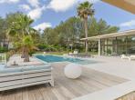Luxury Villa with Indoor & Outdoor Pools near Montpellier. 6 bedrooms to sleep 12 (MONT193GN)
