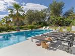 Luxury Villa with Indoor & Outdoor Pools near Montpellier. 6 bedrooms to sleep 12 (MONT193GN)