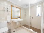 Luxury 4 bedroom holiday villa with private pool in Algarve Portugal (PV3029)