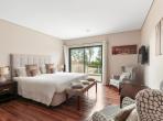Luxury 5 bedroom holiday villa with private pool in Algarve Portugal (PV3031)