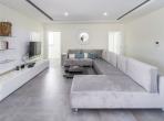 Luxury 4 bedroom holiday villa with private pool in Lisbon & coast Portugal (PV3032)