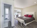 Luxury 4 bedroom holiday villa with private pool in Lisbon & coast Portugal (PV3032)
