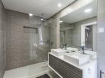 Luxury 4 bedroom holiday villa with private pool in Lisbon & coast Portugal (PV3032)