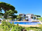 Luxury 4 bedroom holiday villa with private pool in Algarve Portugal (PV1154)