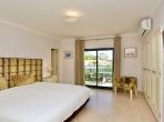Luxury 4 bedroom holiday villa with private pool in Algarve Portugal (PV1154)
