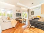 Luxury 5 bedroom holiday villa with private pool in Lisbon & coast Portugal (PV3036)