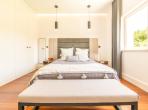 Luxury 5 bedroom holiday villa with private pool in Lisbon & coast Portugal (PV3036)