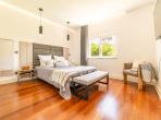Luxury 5 bedroom holiday villa with private pool in Lisbon & coast Portugal (PV3036)