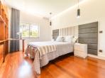 Luxury 5 bedroom holiday villa with private pool in Lisbon & coast Portugal (PV3036)