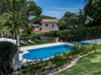 Luxury 4 bedroom holiday villa with private pool in Algarve Portugal (PV3037)