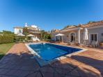 Luxury 5 bedroom holiday villa with private pool in Algarve Portugal (PV3038)