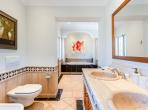 Luxury 5 bedroom holiday villa with private pool in Algarve Portugal (PV3038)