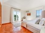 Luxury 5 bedroom holiday villa with private pool in Algarve Portugal (PV3038)