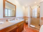 Luxury 5 bedroom holiday villa with private pool in Algarve Portugal (PV3038)