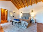 Luxury 5 bedroom holiday villa with private pool in Algarve Portugal (PV3038)