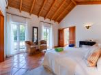 Luxury 5 bedroom holiday villa with private pool in Algarve Portugal (PV3038)