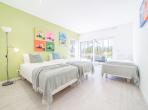 Luxury 4 bedroom holiday villa with private pool in Lisbon & coast Portugal (PV3040)