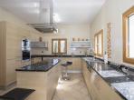 Luxury 4 bedroom holiday villa with private pool in Algarve Portugal (PV452)