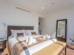 Luxury 5 bedroom holiday villa with private pool in Lisbon & coast Portugal (PV3041)