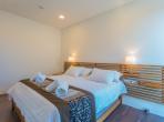 Luxury 5 bedroom holiday villa with private pool in Lisbon & coast Portugal (PV3041)